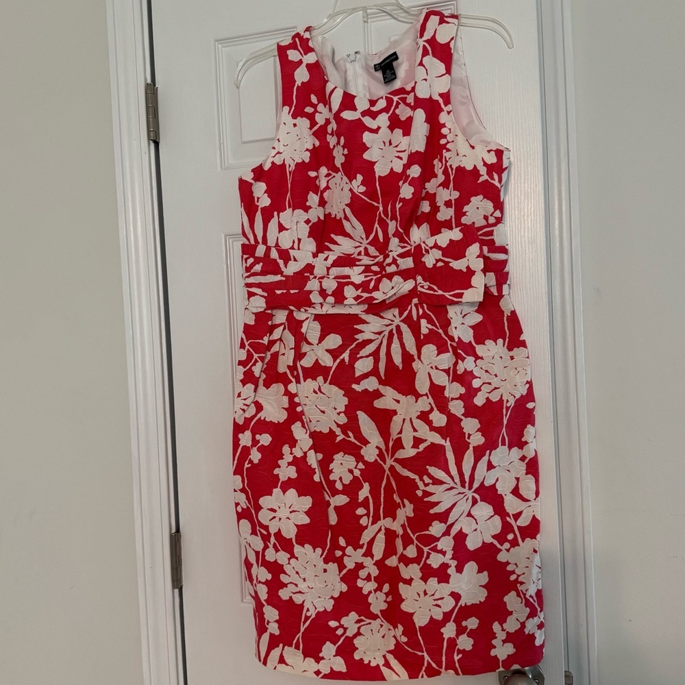 New Directions‎ Pink and White Dress